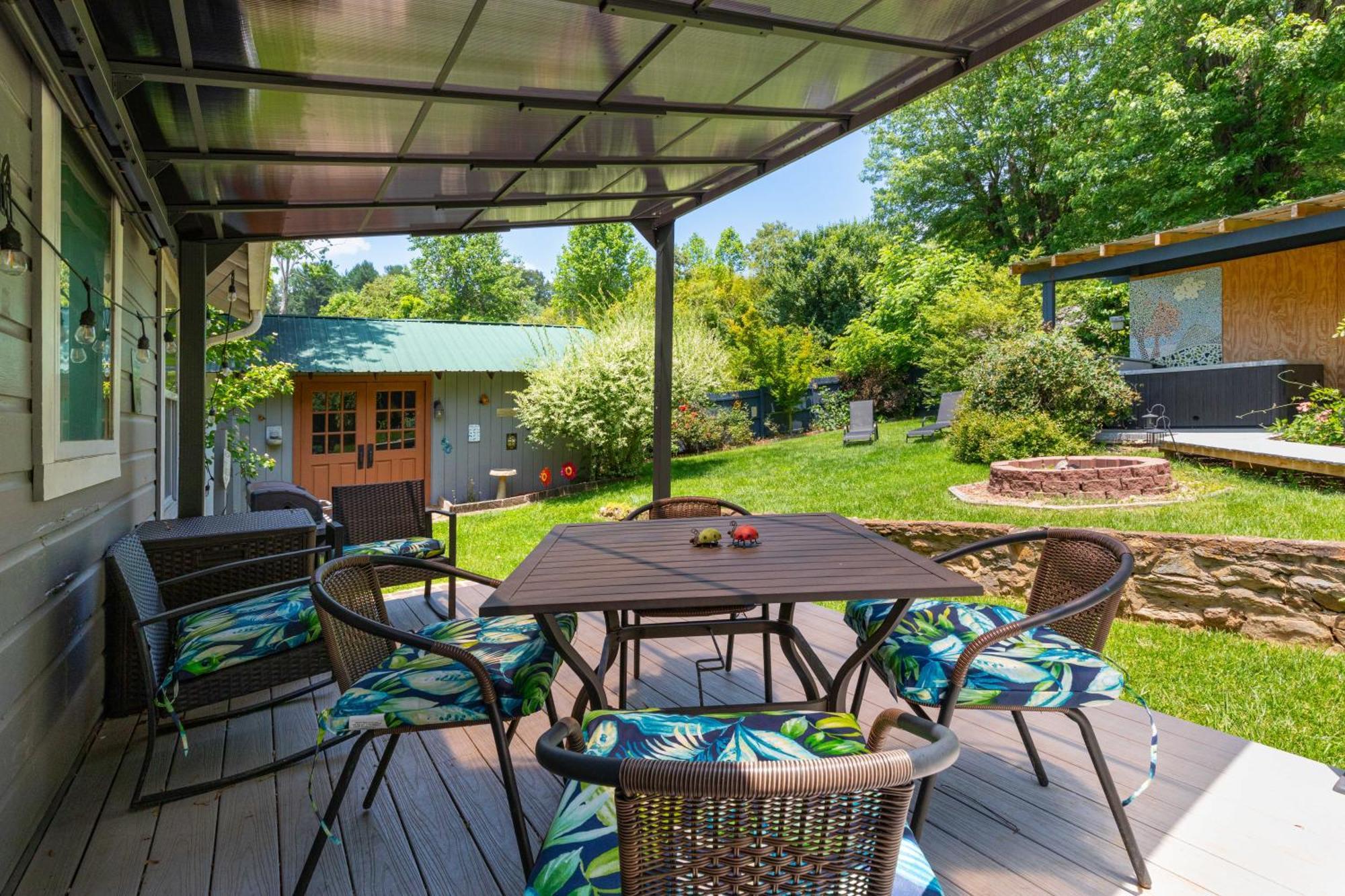 Candyland Cottage Candler Exterior photo